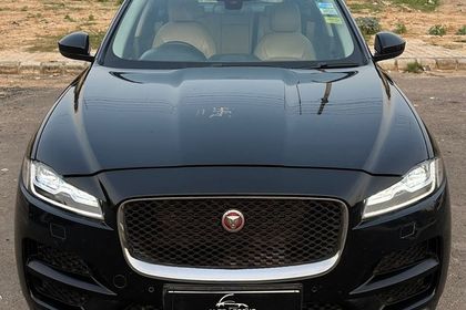 2018 Jaguar F-Pace प्रेस्टीज 2.0 AWD