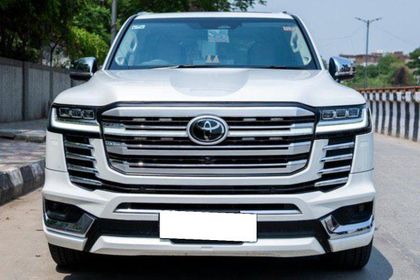 2026 Toyota Land Cruiser 300 जेडएक्स