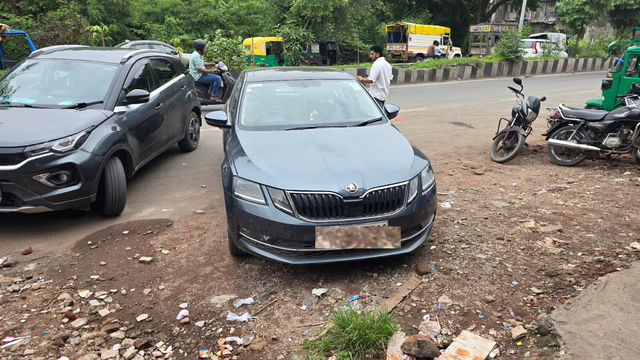 Skoda Octavia स्टाइल प्लस 1.8 TSI AT Second-hand 2017 Skoda Octavia स्टाइल प्लस 1.8 TSI AT for sale in Surat