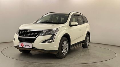 2019 Mahindra XUV500 W7