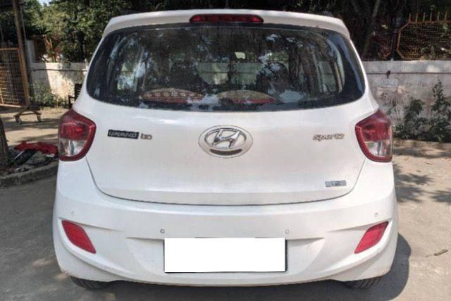 Second-hand 2015 Hyundai Grand i10 स्पोर्टज़ for sale in Chandigarh