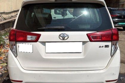 2021 Toyota Innova Crysta 2.4 जी 8 STR