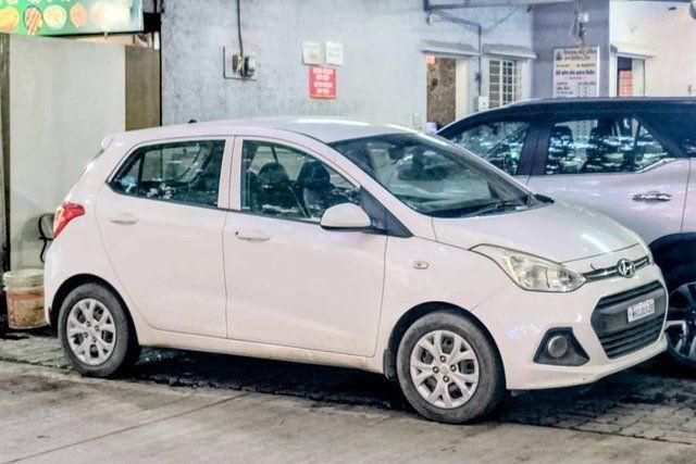 Second-hand 2015 Hyundai Grand i10 मैग्ना for sale in Pune