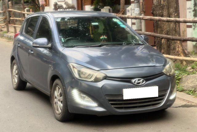 Hyundai i20 स्पोर्टज़ 1.2 Second-hand 2014 Hyundai i20 स्पोर्टज़ 1.2 for sale in Kolkata
