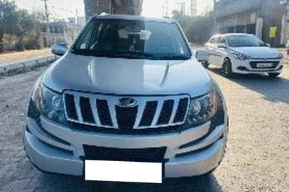 2015 Mahindra XUV500 W11 FWD डीजल