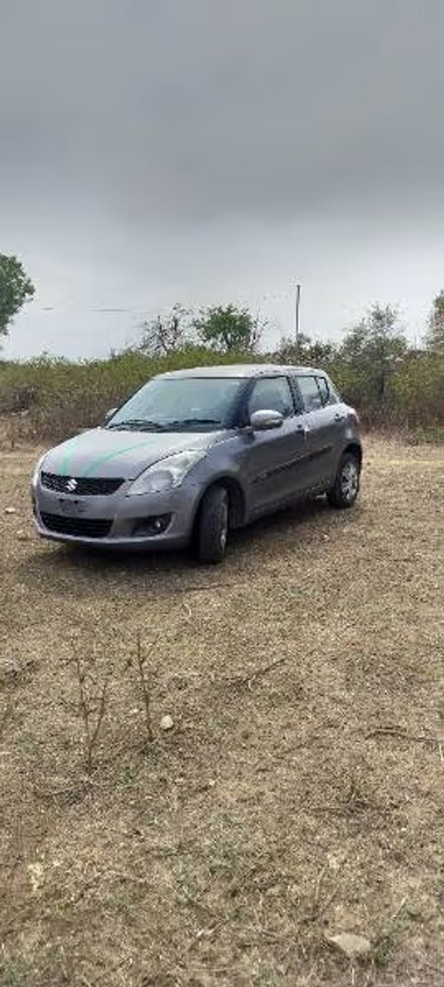 Second-hand 2013 Maruti Suzuki Swift वीएक्सआई for sale in Ahmedabad