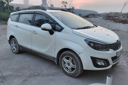 2019 Mahindra Marazzo M6