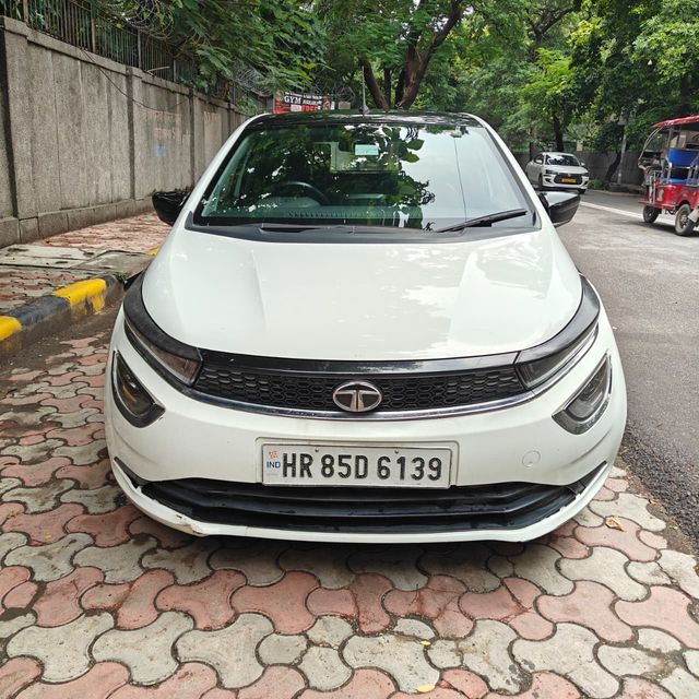 Second-hand 2020 Tata Altroz XZ Option for sale in New Delhi