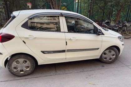 2022 Tata Tiago XT Option BSVI