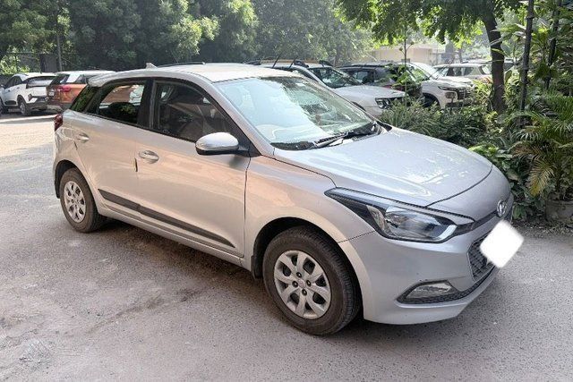 Hyundai i20 Sportz 1.2 Second-hand 2017 Hyundai i20 Sportz 1.2 for sale in New Delhi