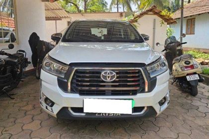 2023 Toyota Innova Crysta 2.4 Zx 7Str Platinum White Pearl