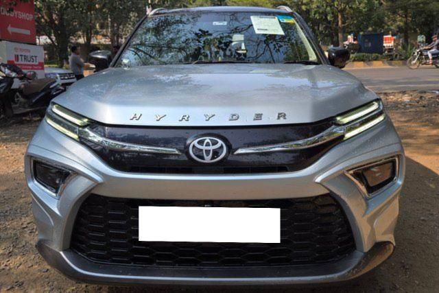 Toyota Hyryder वी हाइब्रिड Dual Tone Second-hand 2025 Toyota Hyryder वी हाइब्रिड Dual Tone for sale in Pune