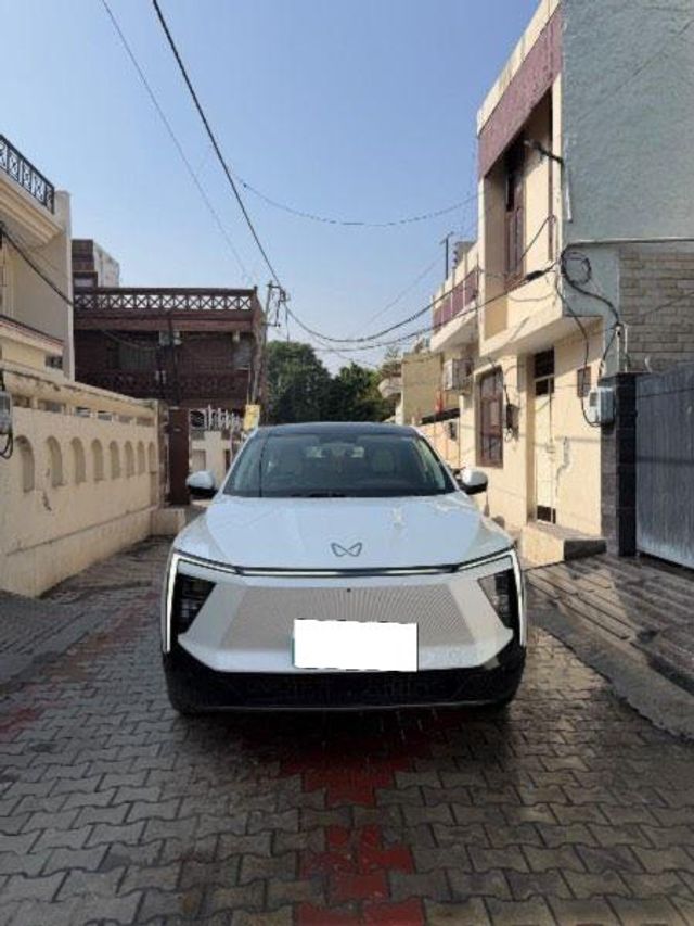 Second-hand 2025 Mahindra XEV 9e पैक थ्री for sale in Mandi Gobindgarh