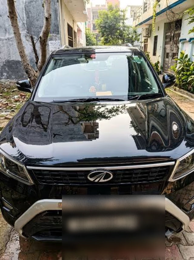 Second-hand 2022 Mahindra XUV300 W4 बीएस6 for sale in Allahabad