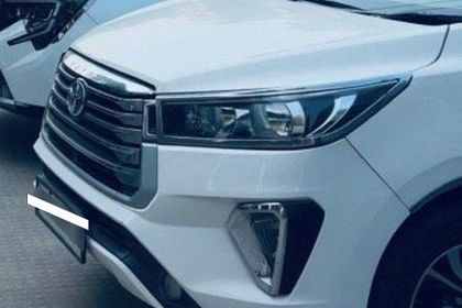 2022 Toyota Innova Crysta 2.4 जी 7 STR