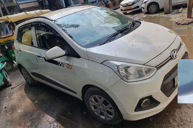 Hyundai Grand i10 Sportz Second-hand 2015 Hyundai Grand i10 Sportz for sale in New Delhi