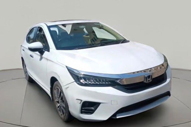 Honda City जेडएक्स सीवीटी Second-hand 2022 Honda City जेडएक्स सीवीटी for sale in Ahmedabad