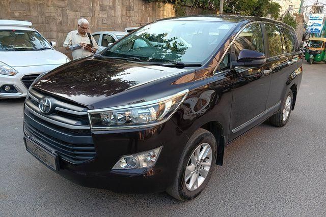 Toyota Innova Crysta 2.8 GX AT बीएस4 Second-hand 2017 Toyota Innova Crysta 2.8 GX AT बीएस4 for sale in New Delhi
