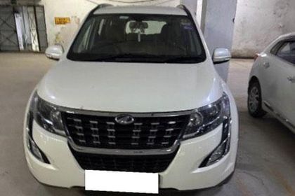 2021 Mahindra XUV500 W7 AT