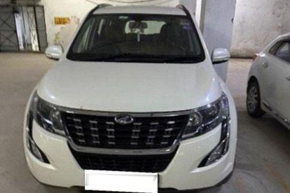 2021 Mahindra XUV500 W7 AT