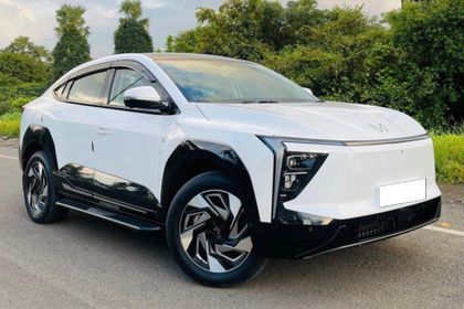 2025 Mahindra XEV 9e पैक थ्री
