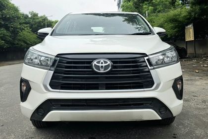 2022 Toyota Innova Crysta 2.4 जी 7 STR
