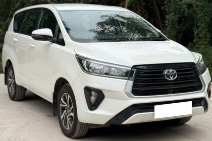 2022 Toyota Innova Crysta 2.4 जी 7 STR