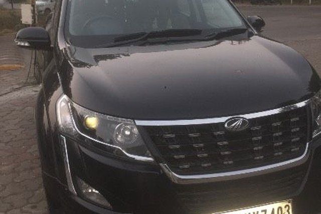Second-hand 2018 Mahindra XUV500 W7 बीएस4 for sale in Ahmedabad