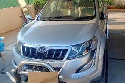 2016 Mahindra XUV500 आर W10 FWD