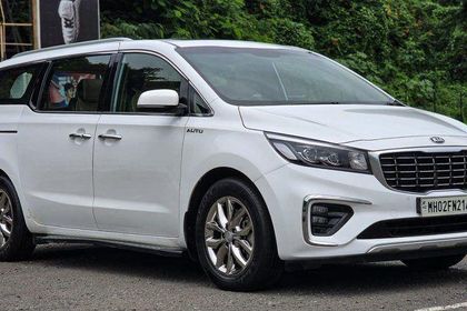 2021 Kia Carnival Limousine