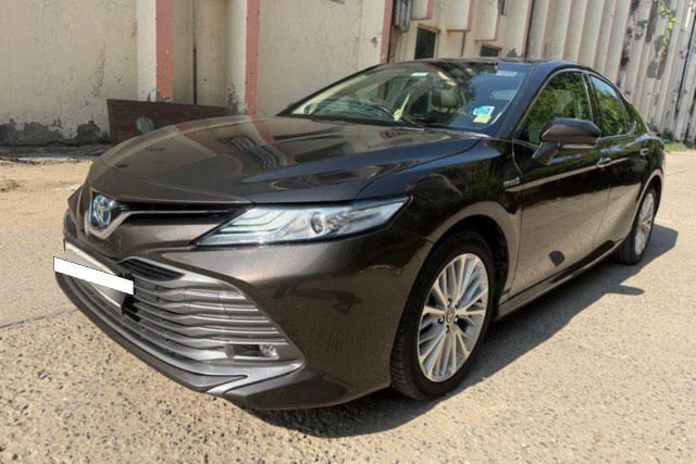 Toyota Camry Hybrid 2.5 Second-hand 2020 Toyota Camry Hybrid 2.5 for sale in New Delhi
