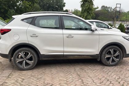 2023 एमजी एस्टर Sharp Sangria MT