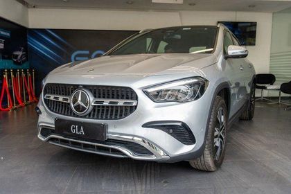 2025 Mercedes-Benz GLA 220डी 4मैटिक