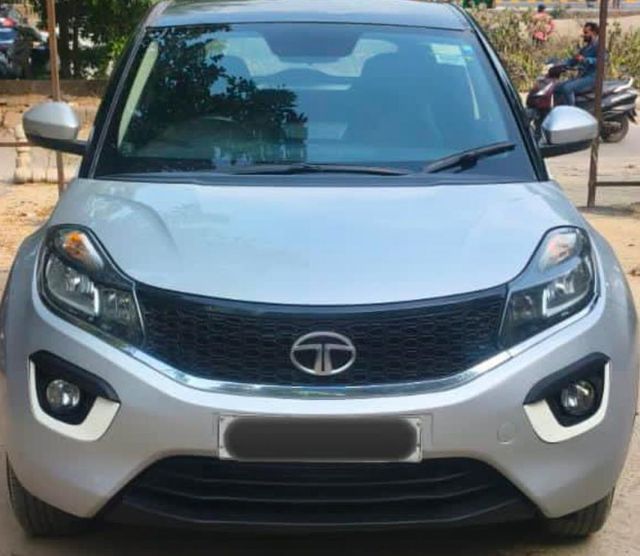 Tata Nexon 1.5 Revotorq एक्सएम Second-hand 2018 Tata Nexon 1.5 Revotorq एक्सएम for sale in New Delhi