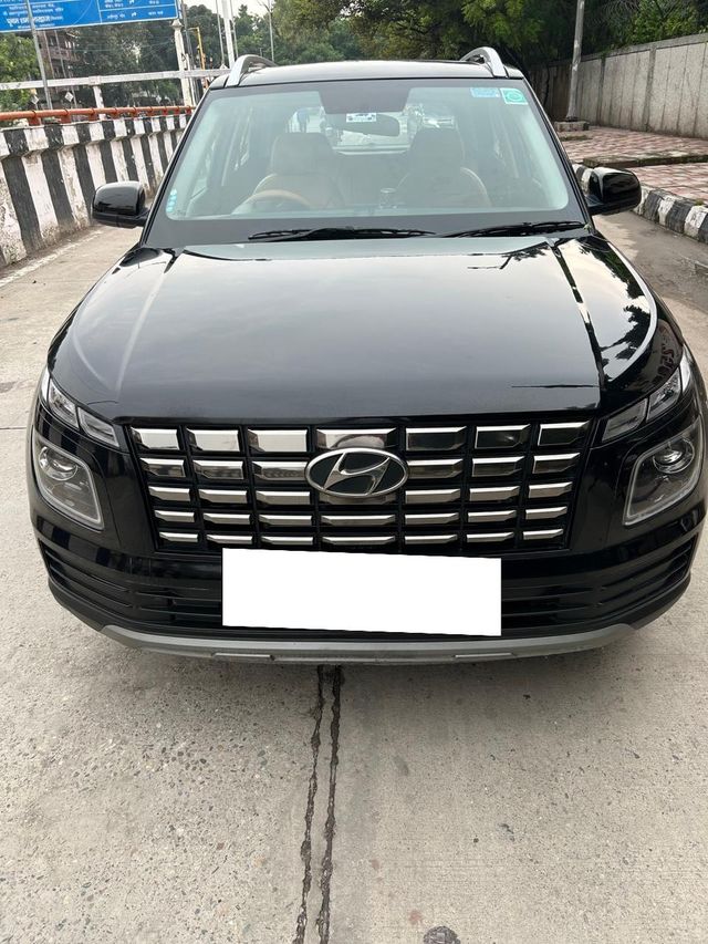 Second-hand 2025 Hyundai Venue एस रेनफोर्स्ड Opt प्लस for sale in New Delhi