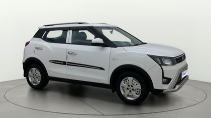 2024 Mahindra XUV300 W2