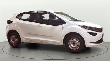2023 Tata Altroz एक्सई