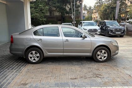 2013 Skoda Laura Ambition 2.0 TDI CR MT
