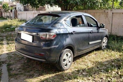 2022 Tata Tigor XZ बीएस6