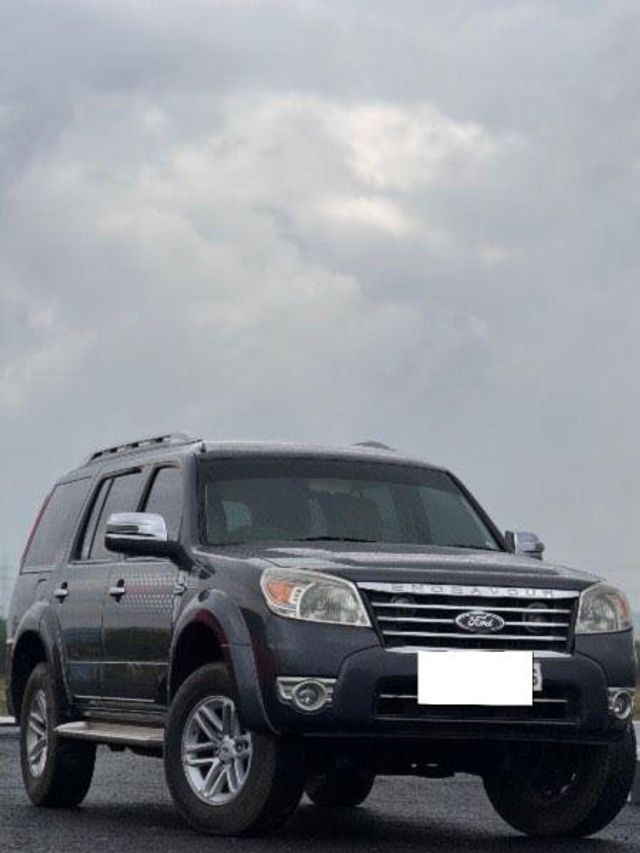 Second-hand 2010 Ford Endeavour 3.0L 4x4 AT for sale in Kanchipuram