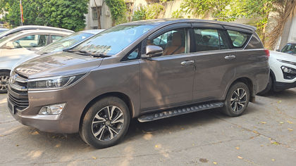 2022 Toyota Innova Crysta 2.4 G 8 STR