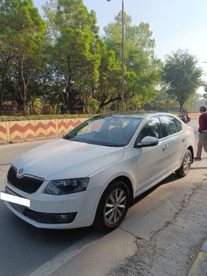 2014 Skoda Octavia एलिगेंस 2.0 TDI AT