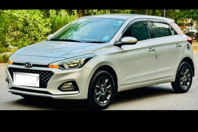 Second-hand 2018 Hyundai i20 1.2 Asta for sale in New Delhi