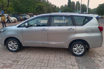 2017 Toyota Innova Crysta 2.8 ZX AT BSIV