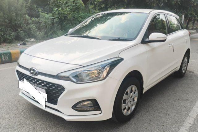Second-hand 2018 Hyundai i20 Petrol Spotz for sale in Agra