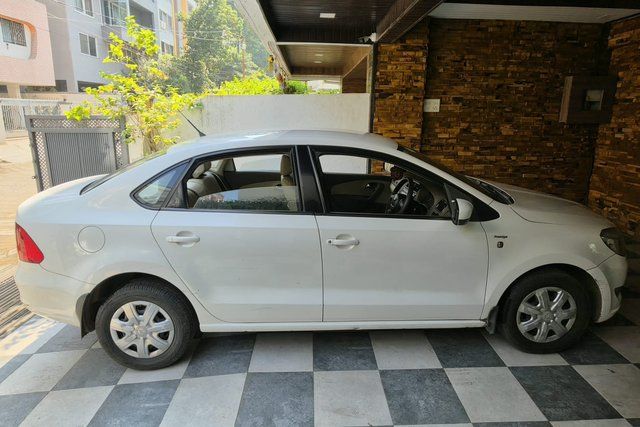 Skoda Rapid 1.6 TDI Ambition Second-hand 2013 Skoda Rapid 1.6 TDI Ambition for sale in Pune