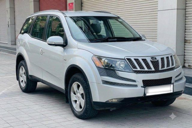 Mahindra XUV500 W6 2WD Second-hand 2013 Mahindra XUV500 W6 2WD for sale in Badlapur