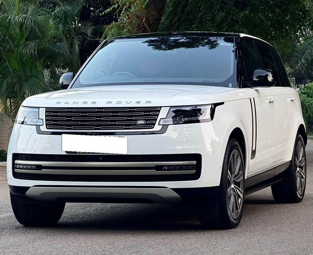 Land Rover Range Rover 3.0 लीटर डीजल एलडब्ल्यूबी एचएसई Second-hand 2023 Land Rover Range Rover 3.0 लीटर डीजल एलडब्ल्यूबी एचएसई for sale in Chandigarh
