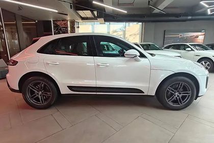 2021 Porsche Macan स्टैंडर्ड