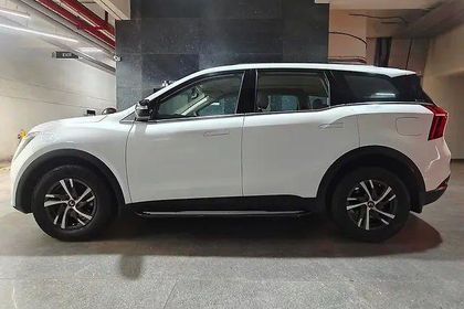 2022 Mahindra XUV700 AX5 7 Str Diesel AT BSVI